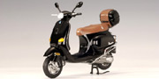 Vespa ET4 150 Black Piaggio Scooter AutoArt 1:12 12512