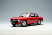 Alfa Romeo 1.3/1.6 Junior 1972 Red AutoArt 1:18 scale 70131 Diecast Model Car