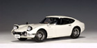 TOYOTA 2000 GT COUPE WHITE AutoArt 78742 1/18 scale