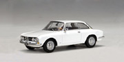 ALFA ROMEO 1750 GTV 1967 (WHITE) (LHD) AutoArt 50103 1:43 scale die cast model car