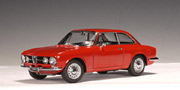 ALFA ROMEO 1750 GTV 1967 (RED) (LHD) AutoArt 70102 1:18 scale die cast model car