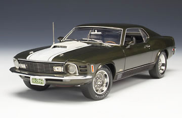 1970 Ford Mach I Mustang Dark Ivy Metallic Highway 61 50586 1:18 scale