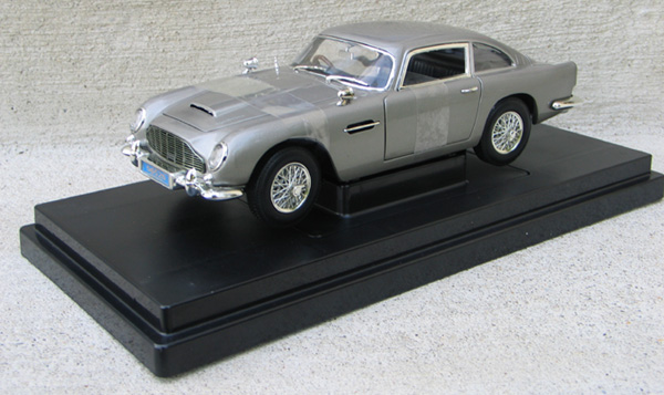 diecast car of 1965 Aston Martin